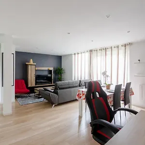  Appartement Manerig : T3 Lumineux Et Chaleureux