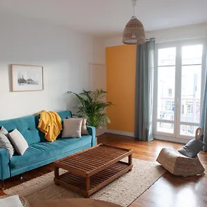 Appartamento Spacieux Avec Balcon Et Parking